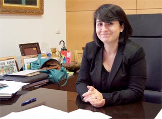 El Ayuntamiento se ahorrar� 1,2 millones de euros al no tener que hacerse cargo del mantenimiento de los centros educativos
